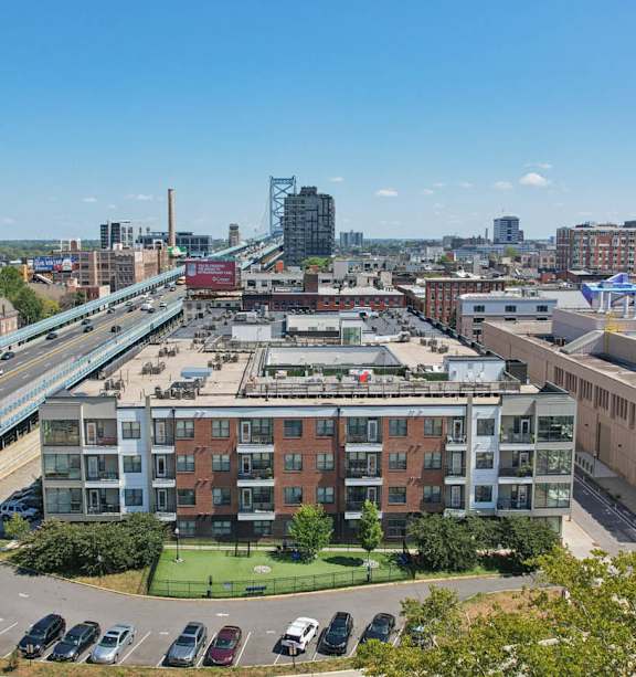 ¥ellow Bucks & Playsson / City View Apartments in Old City, Philadelphia | The View at Old City